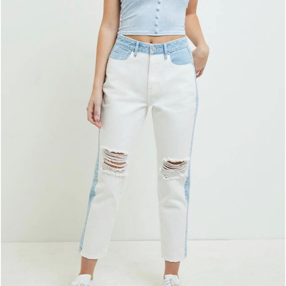 PacSun Freeze Pop two toned Mom jeans 💙
